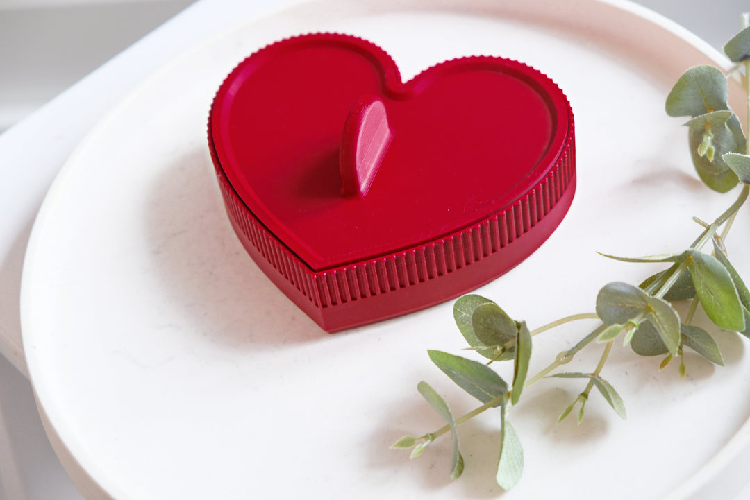 Powder, Corn flour, Cornstarch Heart - Valentine Tapper Box - Cornstarch Container