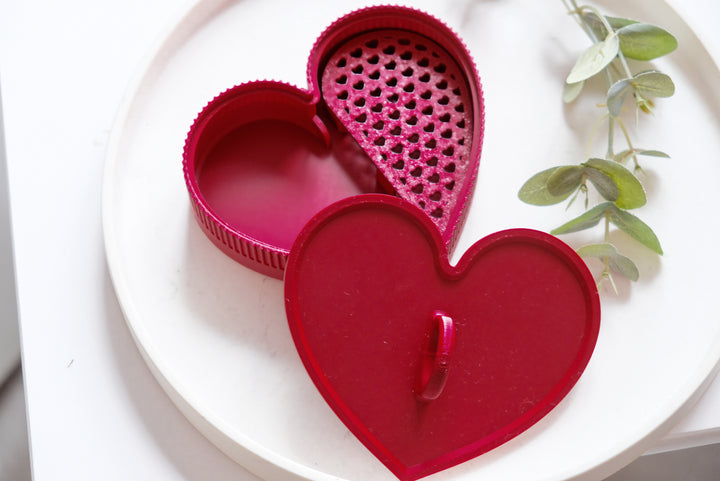 Powder, Corn flour, Cornstarch Heart - Valentine Tapper Box - Cornstarch Container