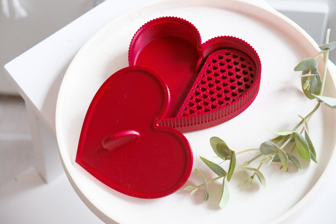 Powder, Corn flour, Cornstarch Heart - Valentine Tapper Box - Cornstarch Container