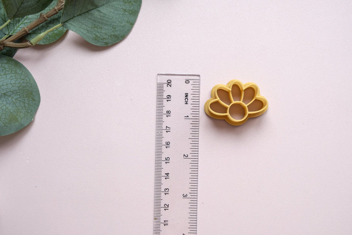 Half daisy flower cutter, Hair clip cutter, Biscuit cutter, Biscuit cutter, Clay Cutters, Daisy earrings, Polymer clay cutter