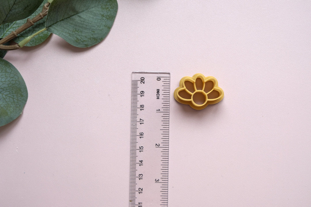 Half daisy flower cutter, Hair clip cutter, Biscuit cutter, Biscuit cutter, Clay Cutters, Daisy earrings, Polymer clay cutter