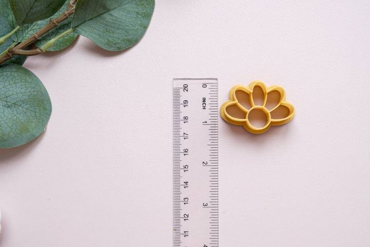 Half daisy flower cutter, Hair clip cutter, Biscuit cutter, Biscuit cutter, Clay Cutters, Daisy earrings, Polymer clay cutter