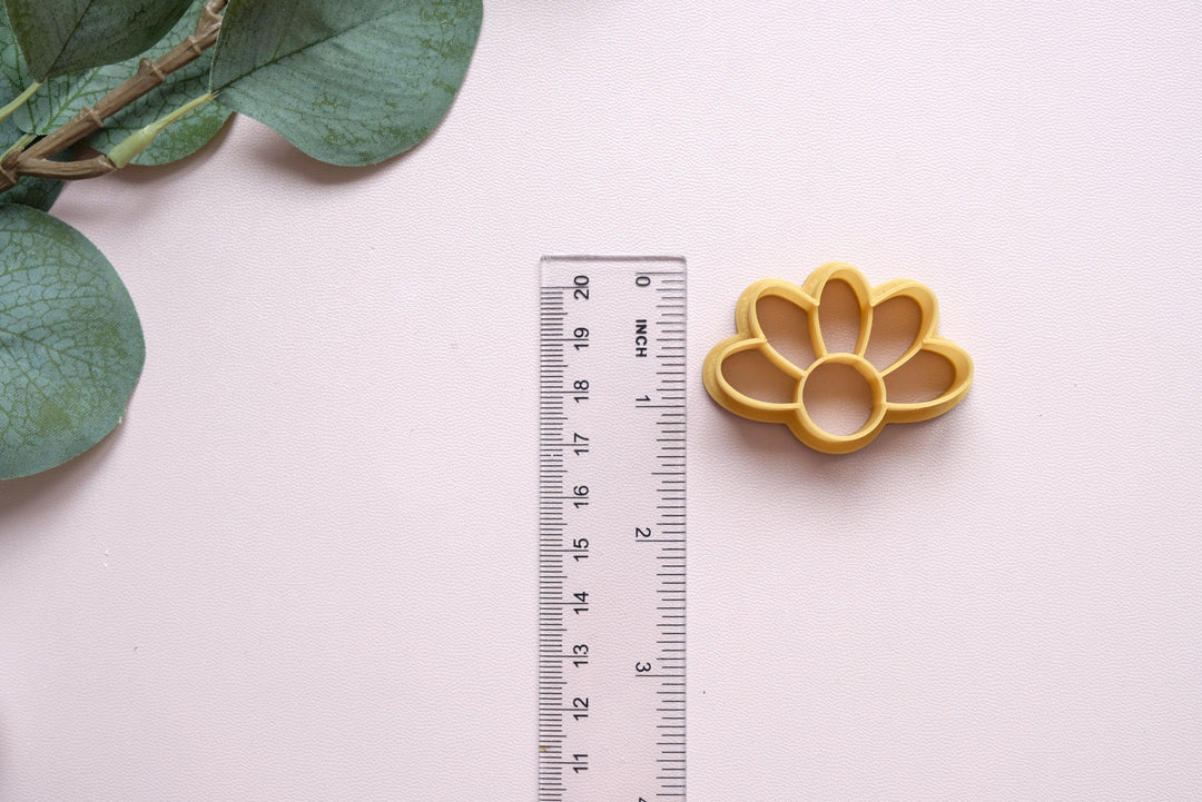 Half daisy flower cutter, Hair clip cutter, Biscuit cutter, Biscuit cutter, Clay Cutters, Daisy earrings, Polymer clay cutter