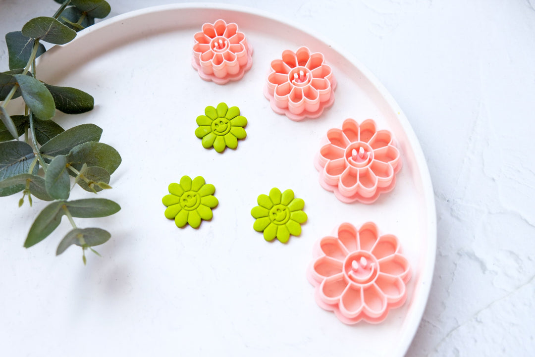 Flower with smile polymer clay cutter, Flower smiley face Embossed cutter, Flower earrings, Scallop clay cutter, Face Earring cutter