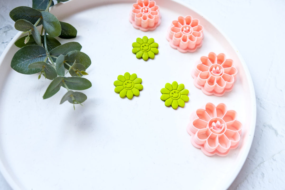 Flower with smile polymer clay cutter, Flower smiley face Embossed cutter, Flower earrings, Scallop clay cutter, Face Earring cutter