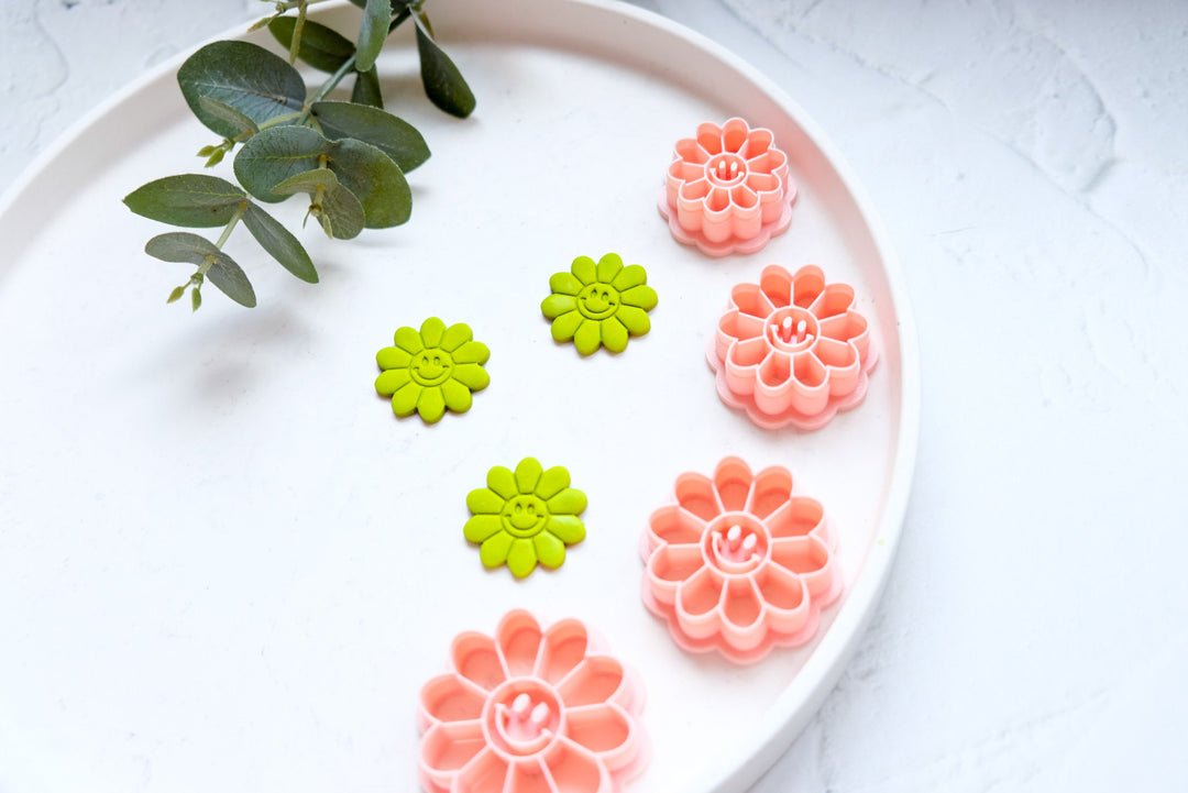 Flower with smile polymer clay cutter, Flower smiley face Embossed cutter, Flower earrings, Scallop clay cutter, Face Earring cutter