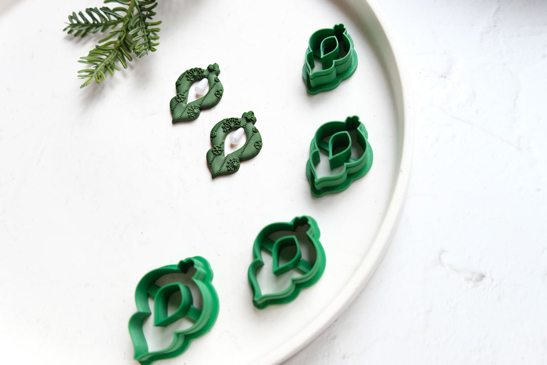 Christmas Ornament clay cutter, Christmas Light Embossed cutter, Christmas earrings, Scallop Christmas Light clay cutter