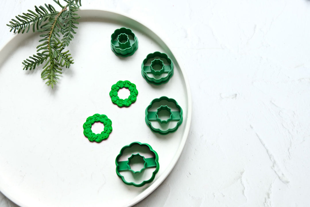 Christmas Wreath clay cutter, Christmas Wreath Embossed cutter, Christmas earrings, Scallop Christmas Wreath clay cutter