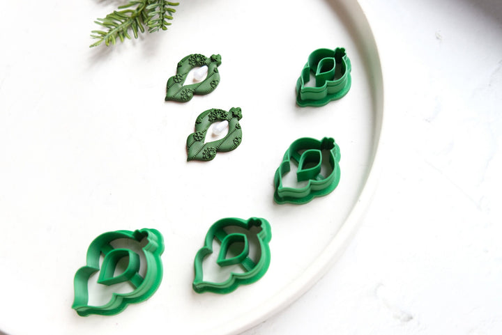 Christmas Ornament clay cutter, Christmas Light Embossed cutter, Christmas earrings, Scallop Christmas Light clay cutter