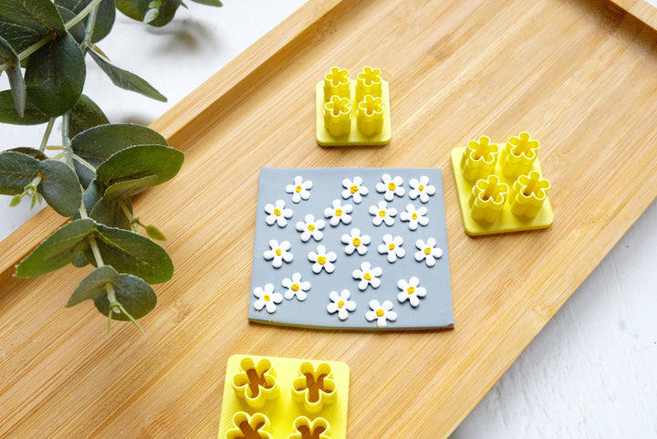 Mini Daisy flower polymer clay cutter, Daisy flower cutter, Daisy earrings, Stud Flower earring, Micro Flower Earring cutter