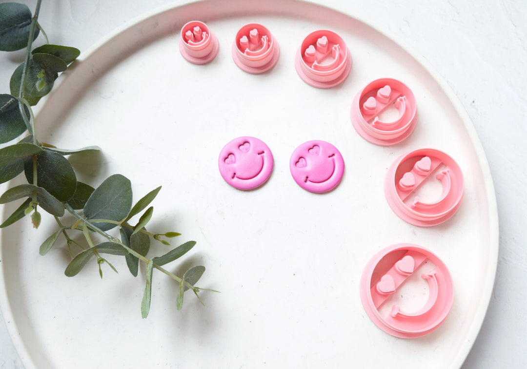 Face with Emotions Polymer Clay Cutter With Heart Eyes, Emoji Polymer Clay Cutter, Smiley earrings, Scallop clay cutter, Emoji Earring cutter