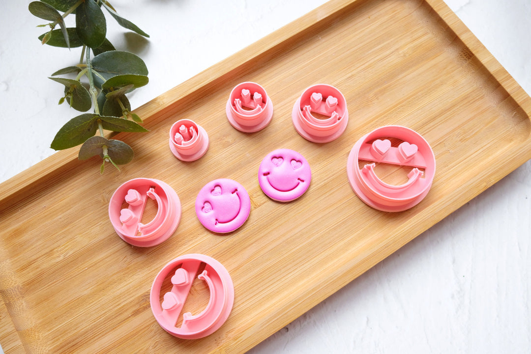 Face with Emotions Polymer Clay Cutter With Heart Eyes, Emoji Polymer Clay Cutter, Smiley earrings, Scallop clay cutter, Emoji Earring cutter