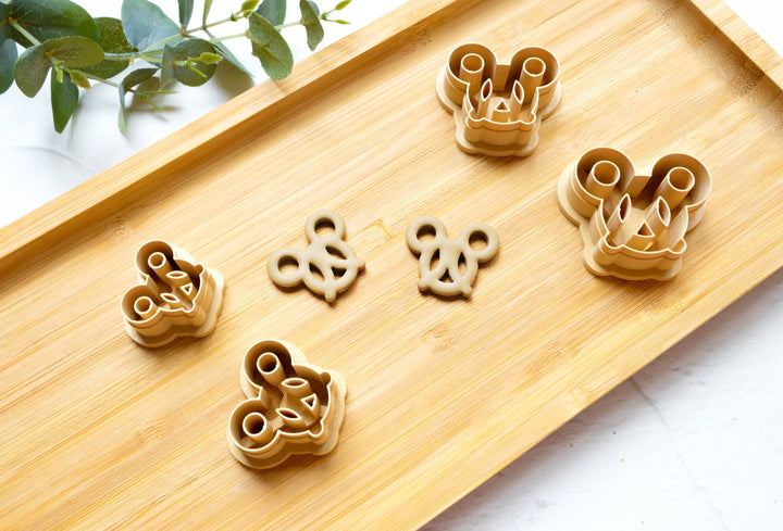 Christmas Mouse Pretzel Cookie Clay Cutter, Christmas Ginger Embossed cutter, Mouse Earrings, Scallop Christmas Mouse Clay Cutter