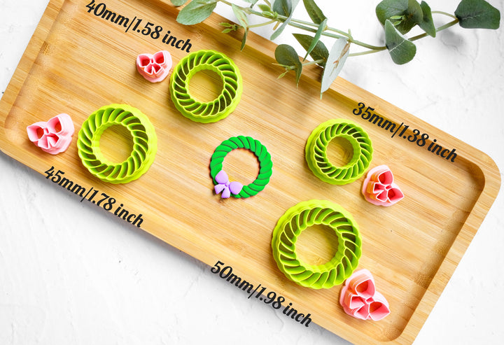 Christmas Wreath clay cutter with bow , Christmas Wreath Embossed cutter, Christmas earrings, Scallop Christmas Wreath clay cutter