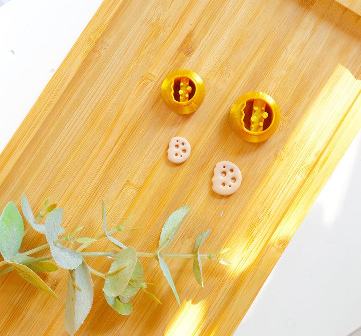 Mini Cookie Biscuit Polymer Clay Cutter, Chocolate Chip Cookie Stud Clay Cutter, Earring making tool, Chocolate Chip Cookie earrings