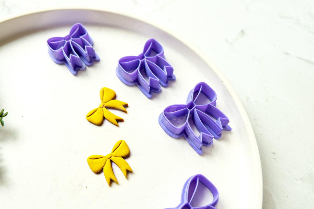 Christmas Bow Clay Cutter Set: Scallop Embossed Design