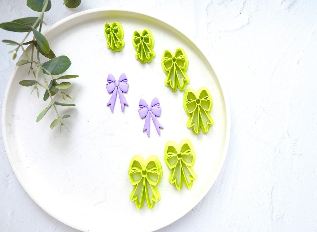 Christmas Bow Polymer Clay Cutter: Embossed Scallop Design