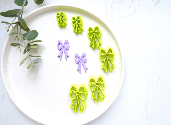 Christmas Bow Polymer Clay Cutter: Embossed Scallop Design