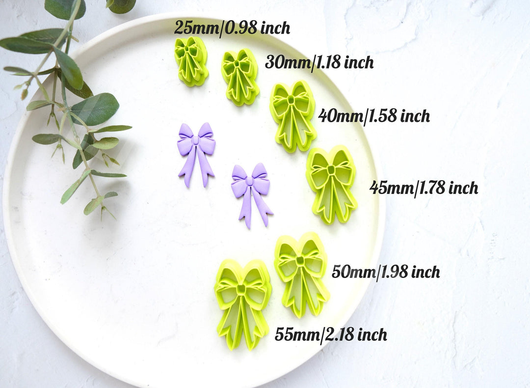 Christmas Bow Polymer Clay Cutter: Embossed Scallop Design