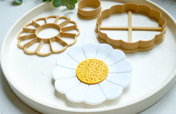 Daisy Flower Trinket Dish Clay Cutter: Summer Floral Design