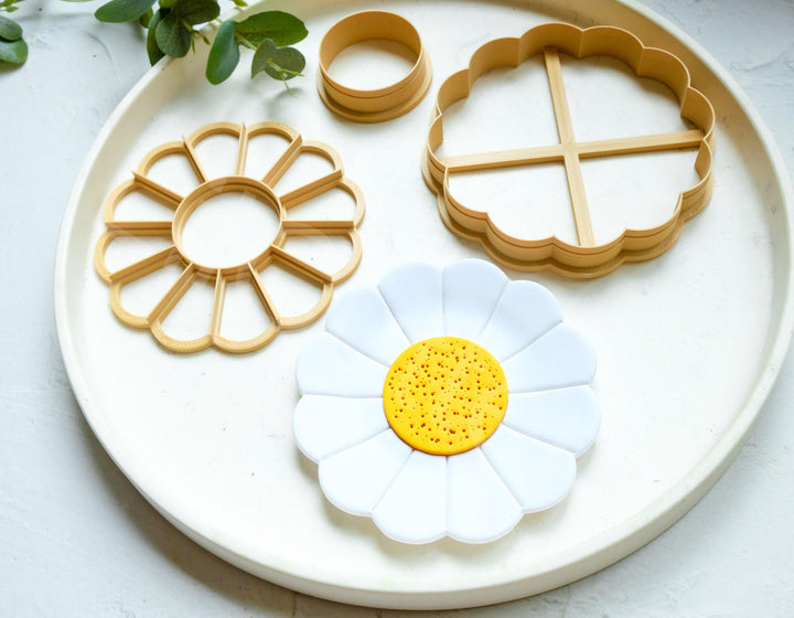 Daisy Flower Trinket Dish Clay Cutter: Summer Floral Design