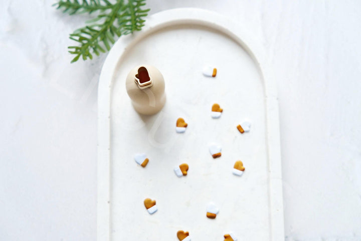 Micro Christmas Mitten Cutter: Polymer Clay Earring Tool