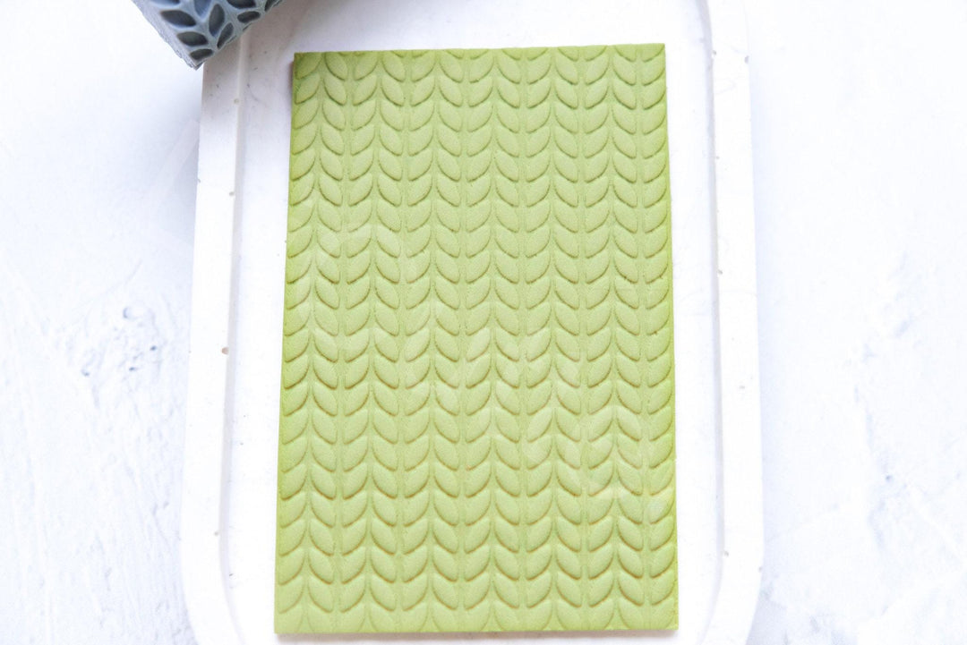 Leaves Texture Clay Roller: Seamless Pattern Tool