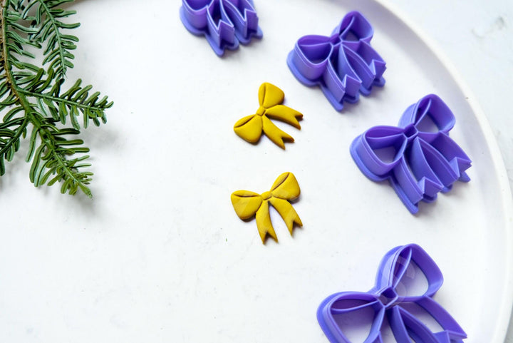 Christmas Bow Clay Cutter Set: Scallop Embossed Design