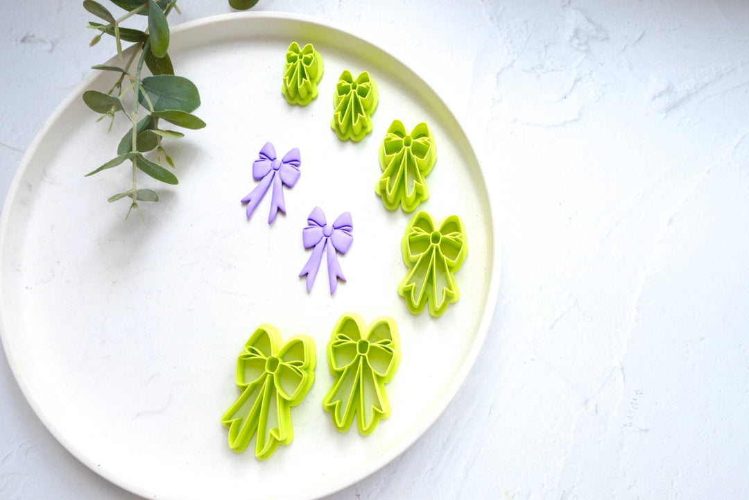 Christmas Bow Polymer Clay Cutter: Embossed Scallop Design