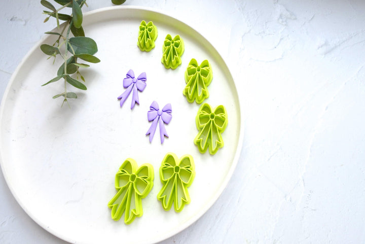 Christmas Bow Polymer Clay Cutter: Embossed Scallop Design