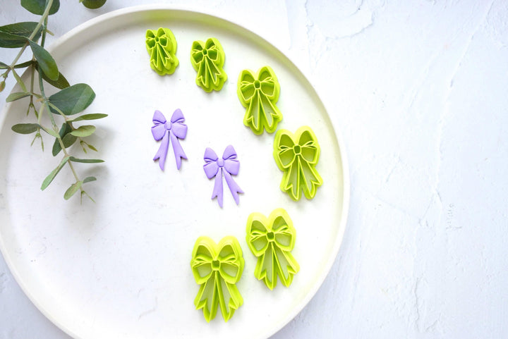 Christmas Bow Polymer Clay Cutter: Embossed Scallop Design