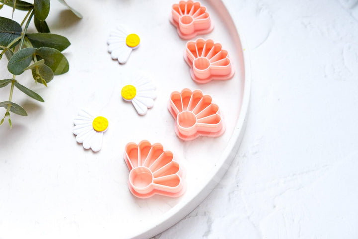 Daisy Clay Cutter Set: Scallop Flower Earring DIY (30-45mm)