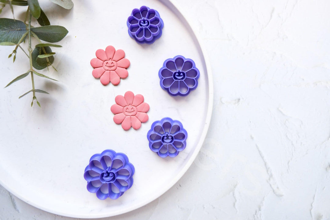 Flower Face Polymer Clay Cutters: Halloween Pumpkin Design, Embossed Scallop Edges