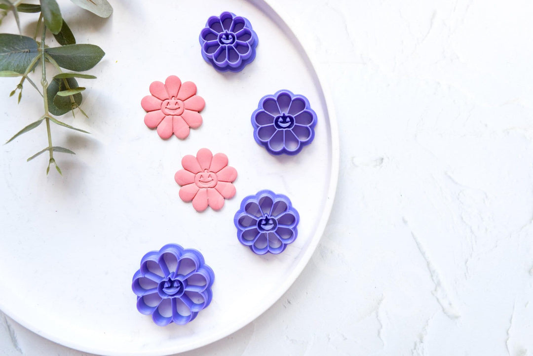 Flower Face Polymer Clay Cutters: Halloween Pumpkin Design, Embossed Scallop Edges