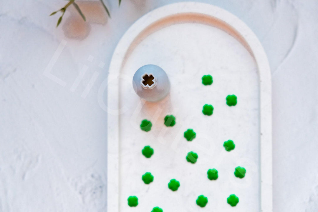 Micro Clover Clay Cutter: 7mm Polymer Clay Earring Tool