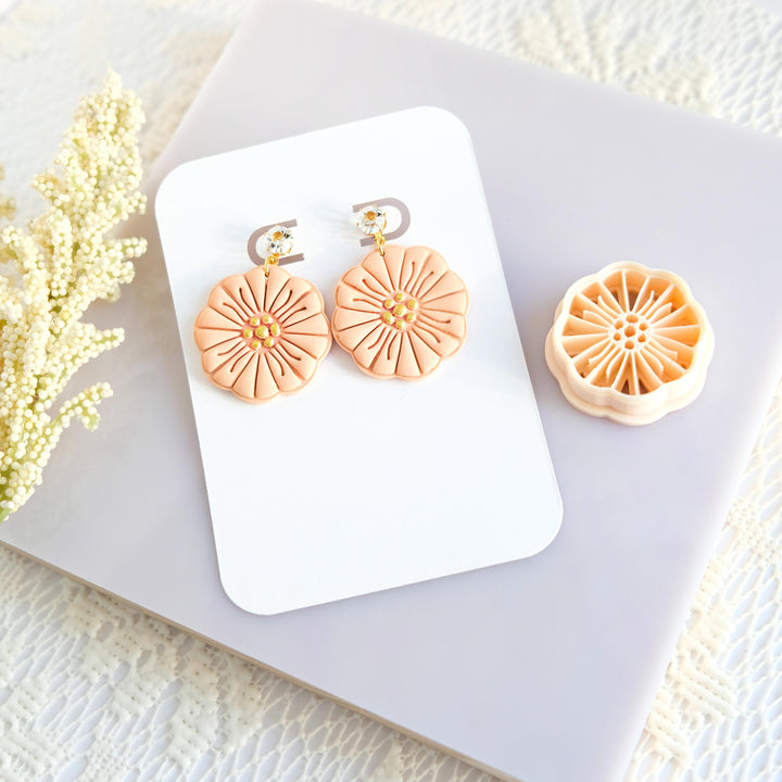 Textured Petal Flower Clay Cutter: DIY Jewelry Mold (25mm, 30mm, 35mm)