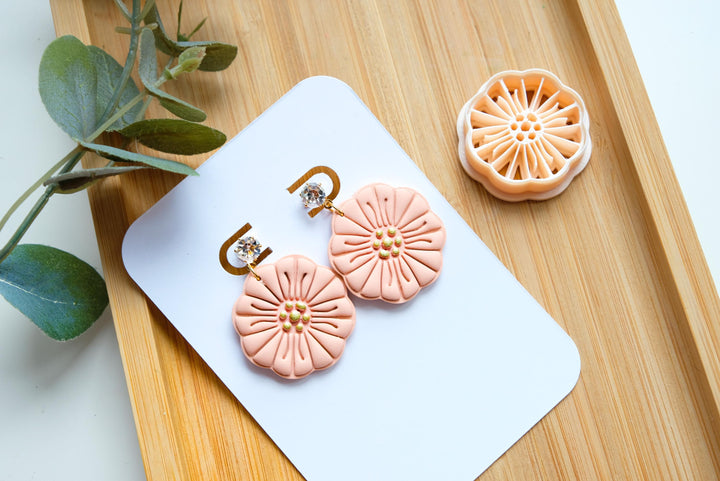 Textured Petal Flower Clay Cutter: DIY Jewelry Mold (25mm, 30mm, 35mm)