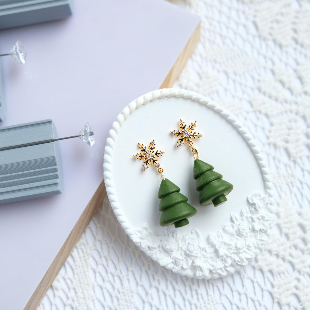 Christmas Tree Polymer Clay Bead Roller with hole guide and measurement: Include needle, Jewelry Making Tool, 8-20mm size option